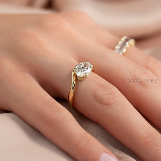 Elegant Oval Cut Moissanite Solitaire Ring