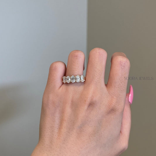 Elegant Oval-Cut Moissanite Five-Stone Band Ring