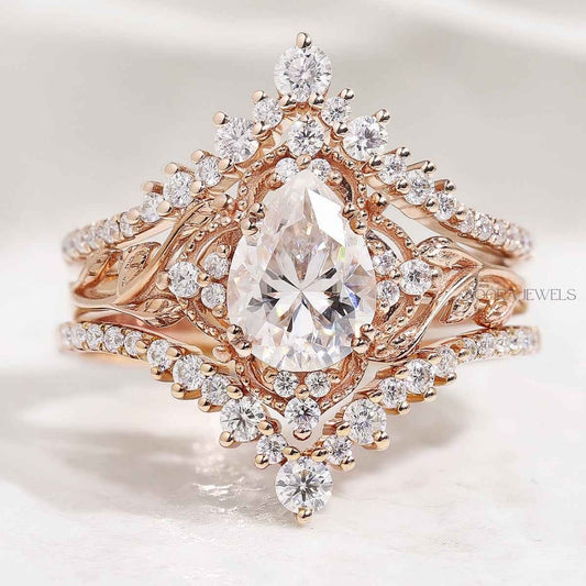 Vintage Pear Cut Moissanite Bridal Ring Set in Rose Gold